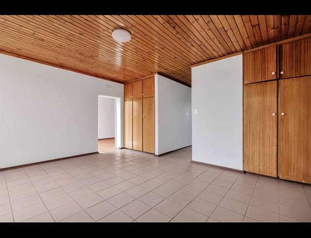 1 BEDROOM APARTMENT FOR SALE IN WINDSOR EAST
